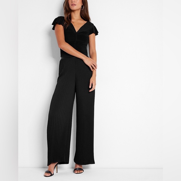 NWT EXPRESS High Waisted Pleated Wide Leg Pant Office Attire Business Casual - Picture 3 of 5